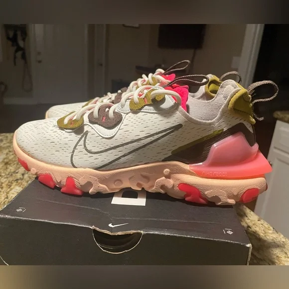 Women’s Nike React Vision Siren Red Workout Sneakers - Picture 6 of 12